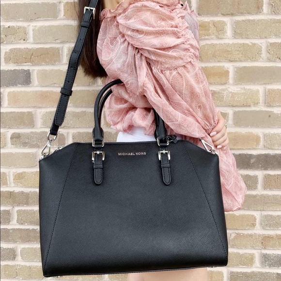 👜💕-Michael Kors large satchel black ‼️SALE‼️‼️ - Picture 5 of 5